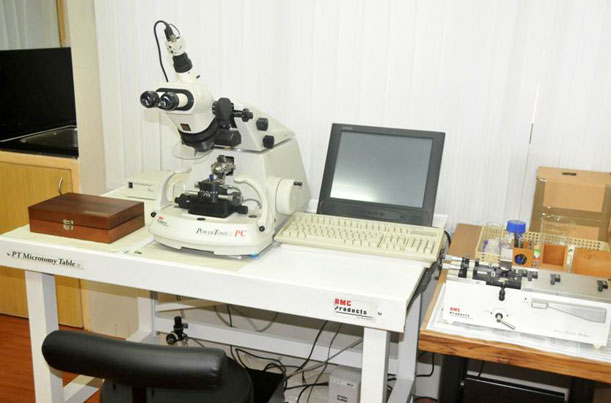 Laboratory Facilities Image2 Electronmicroscope Laboratory Image2