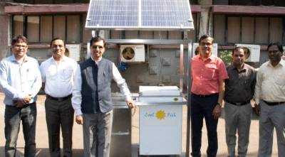 सौर ऊर्जा संचालित कूल बॉक्स की छवि